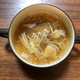身体ポカポカ♡キノコの生姜味噌スープ